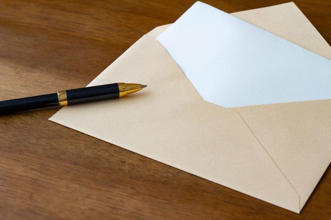 ボールペンと封書