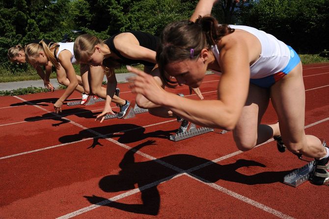 スタートを切る選手たち