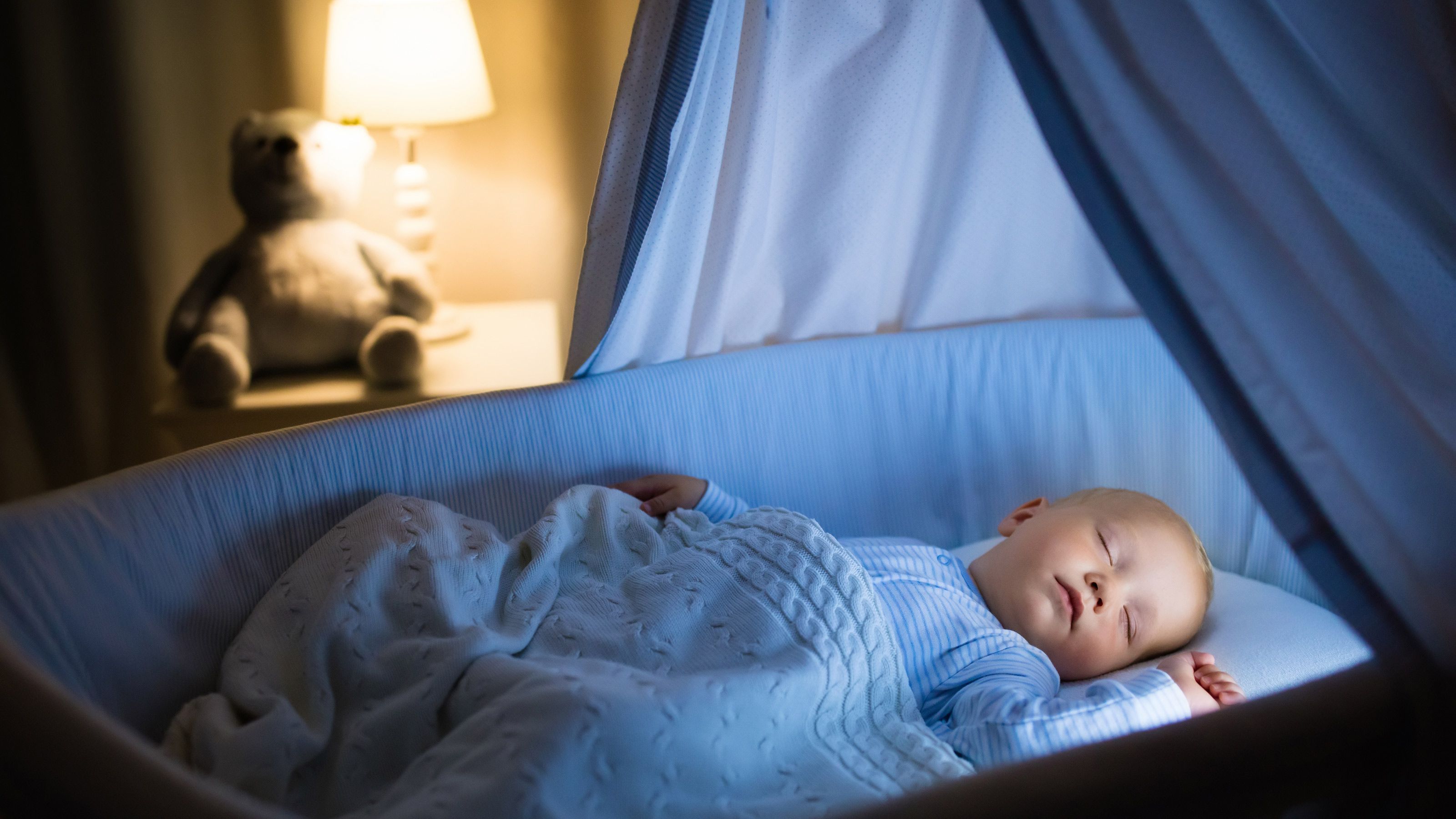 親が起こすまでぐっすり 0歳児との朝時間が激変する 超簡単なコツ 早朝起き防止の必須アイテムとは President Online プレジデントオンライン
