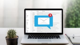 ｢お疲れ様です｣よりずっと効果的…AI分析で判明｢仕事が早い人｣がメールの件名に必ず入れる"2つの要件"