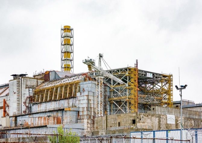 「新石棺」に覆われる前のチョルノービリ原発4号機（2016年撮影）