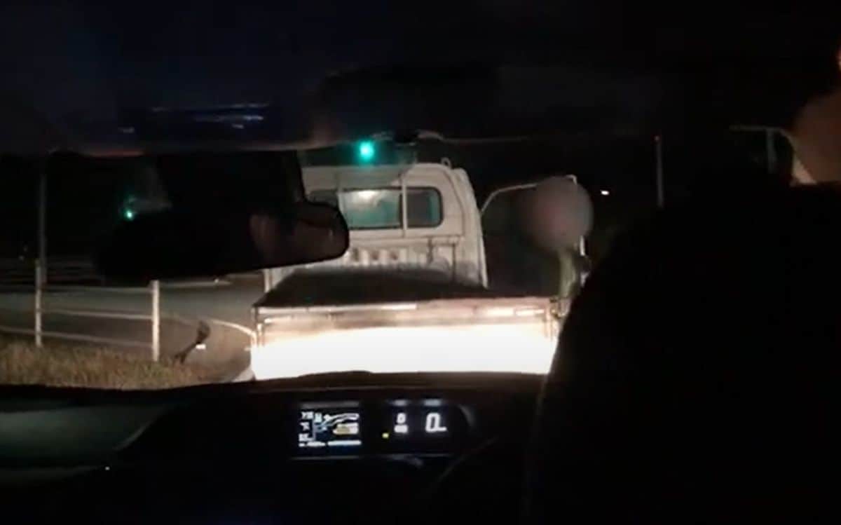 軽トラが青信号で急停車 運転手は激しく窓を叩いてきて ドロ沼裁判の果てに起きた あおり運転 の恐怖 被害者を攻撃した運転手の意外な正体は President Online プレジデントオンライン