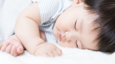 夜泣きに悩むママパパが知らずにやっている3つのng行動 添い寝は親子そろって睡眠不足に President Online プレジデントオンライン