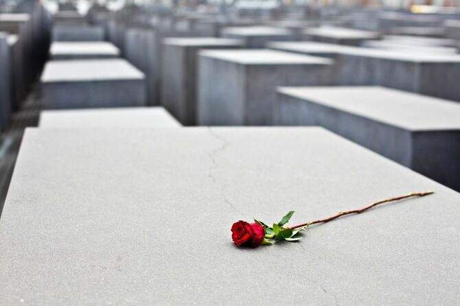 虐殺されたヨーロッパのユダヤ人のための記念碑