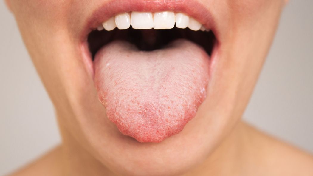 食事と一緒に｢口の中の細菌｣を流し込んでいる…ハミガキ､フロスに｢あと1つ｣加えたい｢おくち美化｣のひと手間 ｢ハブラシで舌磨き｣だけは絶対NG