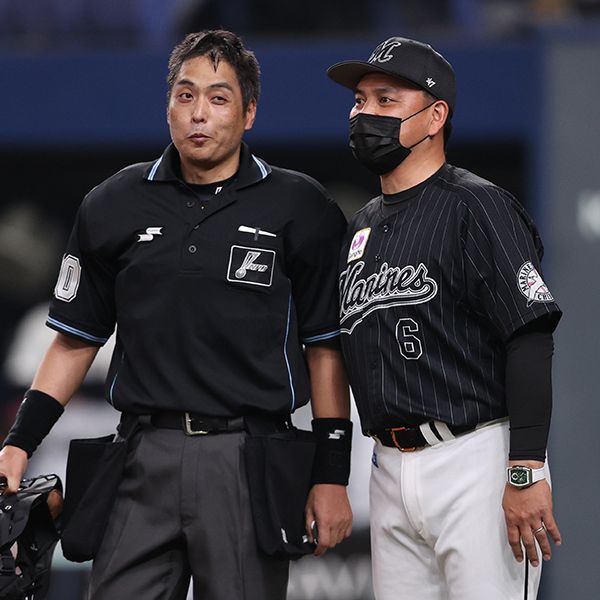 なぜプロ野球の審判はグラウンドで決して謝らないのか…高圧的な態度を