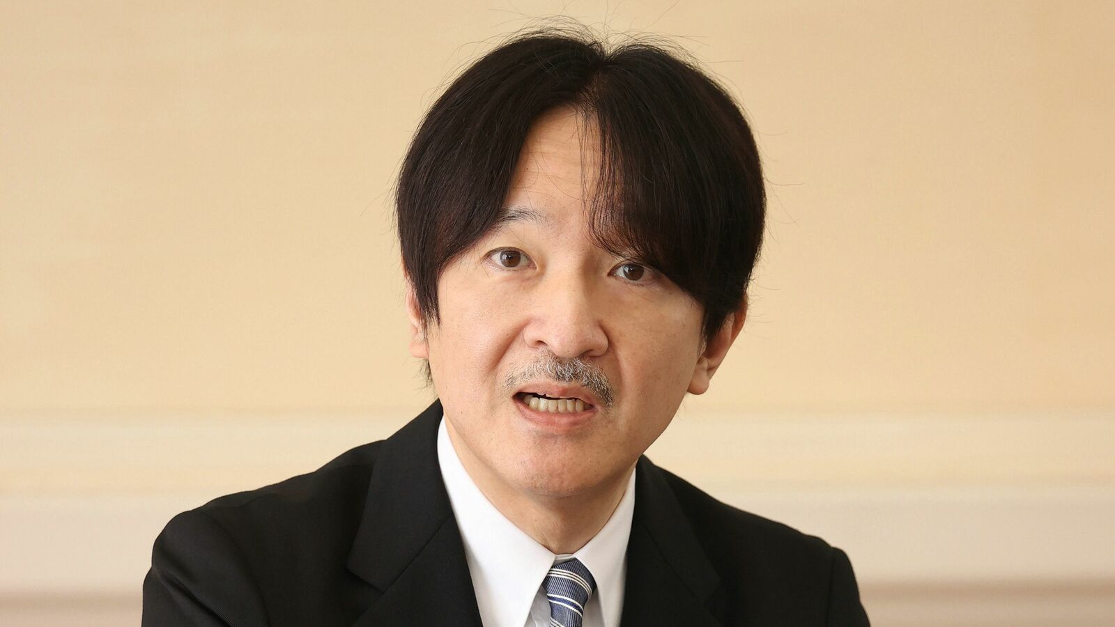 眞子さんはNY生活を謳歌中だが…記者会見で｢不快感｣を隠さなかった秋篠宮さまの胸の内 批判報道は｢皇室に負担になった｣