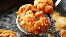 ｢これぞ物価高の救世主｣硬くてパサつく鶏むね肉が一瞬でジューシーになる魔法の"ひとつまみの調味料"