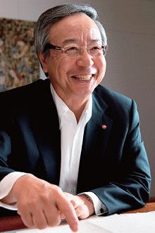 <strong>味の素 社長 伊藤 雅俊</strong> いとう・まさとし●1947年、東京都生まれ。71年慶應義塾大学経済学部卒、味の素入社。95年食品部長、99年取締役、2003年味の素冷凍食品社長、05年味の素専務、08年食品カンパニープレジデント。09年より現職。