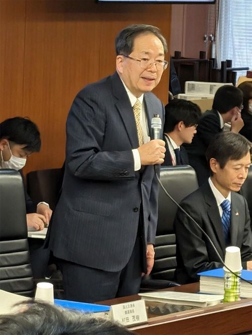 国の威信をかけたモニタリング委員会であいさつする斉藤鉄夫国交相