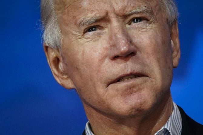 2020年11月5日、民主党大統領候補のジョー・バイデンは、デラウェア州ウィルミントンで講演。現職のドナルド・トランプ米大統領との大統領選の接戦も終りに近いか