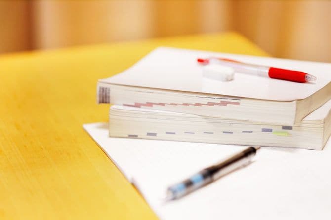 参考書と筆記用具
