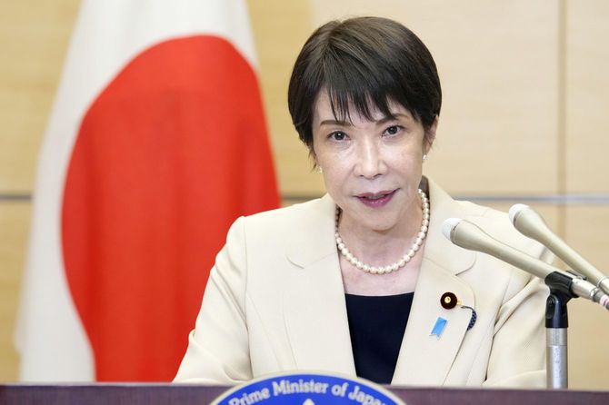 報道陣の取材に応じる高市首相＝2026年05月25日午後、首相官邸