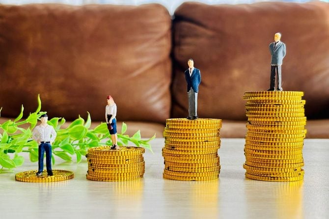 サラリーマンと富裕層の資産の差のイメージ