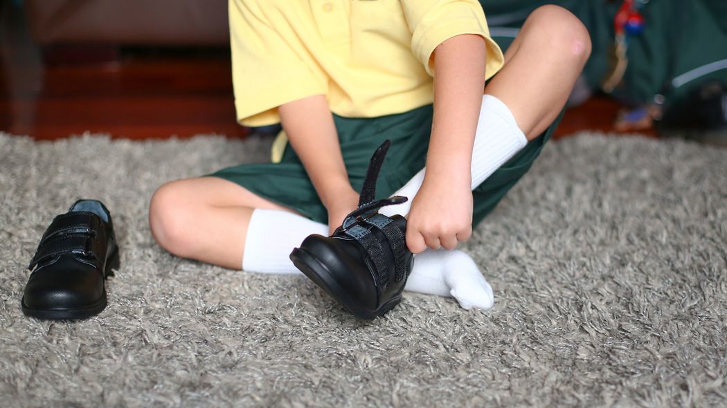 これで毎朝の｢早くして!｣が解消…歌うだけで｢子どもが自ら身支度を始める｣こども園園長の必殺"唱え歌" ｢今はテレビを見てはいけない時間｣が直感的に理解できる便利アイテム