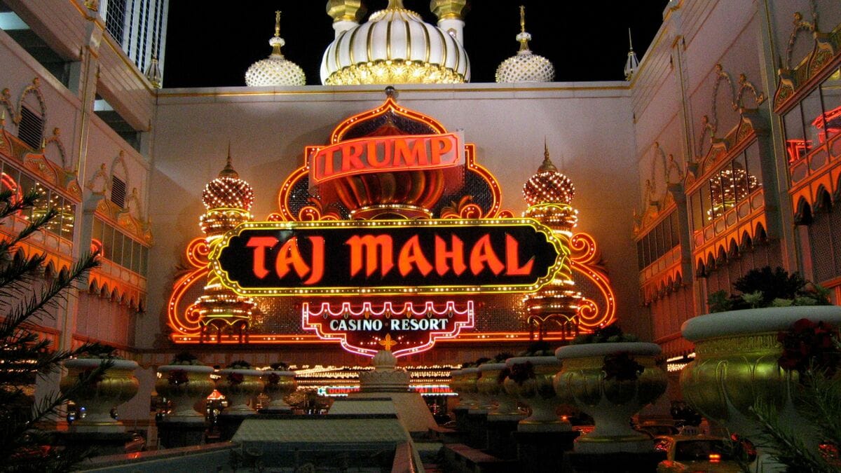 ｢プーチンはトランプを操っている｣…