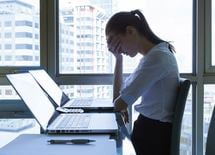 仕事に夢をもてない女性の"リアルな副業"