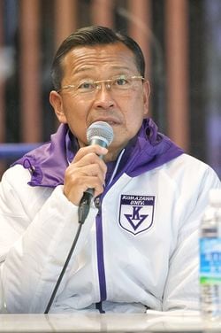 13年ぶり7度目の総合優勝を果たし、記者会見する駒大の大八木弘明監督