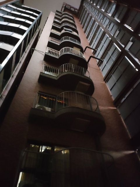 ヤクザマンションの館内は決して雰囲気がいいとは言えない