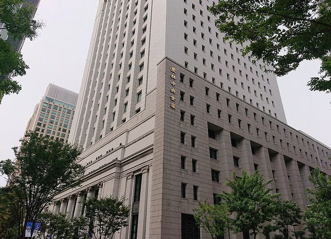 東京都千代田区にある農林中央金庫の本店