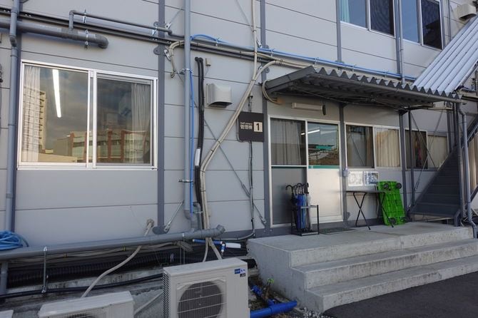 湘南鎌倉総合病院のコロナ臨時病棟入り口