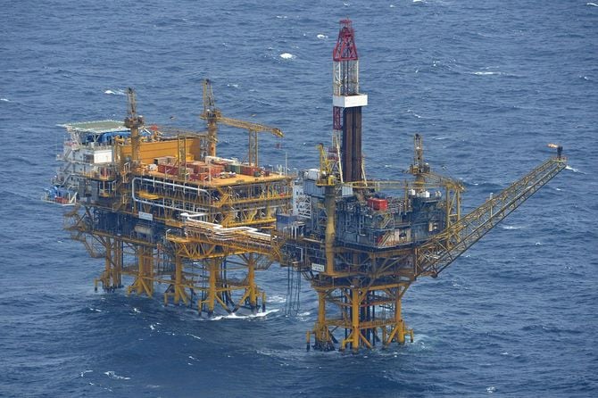 ガス田「樫」 中国建設のガス田・資料