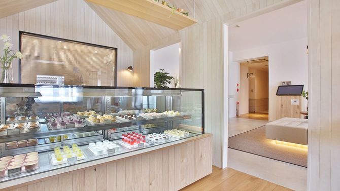 ホテル&スイーツフクオカのスイーツのショーケース