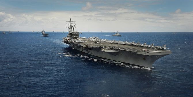 アメリカ海軍の原子力空母「ロナルド・レーガン」