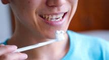 日本人は｢なぜ歯磨きをするのか｣を勘違いしている…むし歯を防ぐために｢食べかすを流す｣より重要なこと