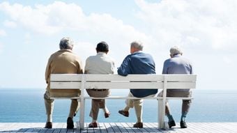 70歳になって初めて気づくことがある…定年退職者500人超の取材で判明｢お金でも健康でもない｣人生最大の転換点【2025年11月BEST】