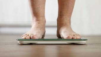 30年以上走れず､階段を下りるたびに膝が痛む…体重90kgのメタボ男性(63)が味わった｢肥満症治療の現実｣