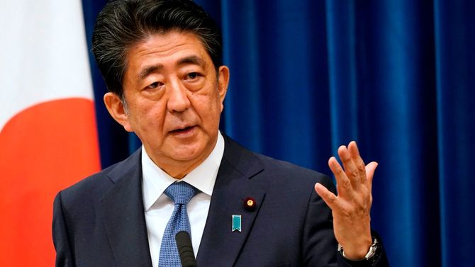 2020年8月28日、東京都内の首相官邸での記者会見で演説する日本の安倍晋三首相