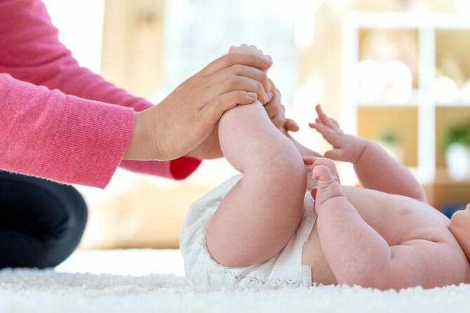 オムツを履いた赤ちゃん