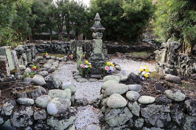 八丈島にある宇喜多秀家の墓