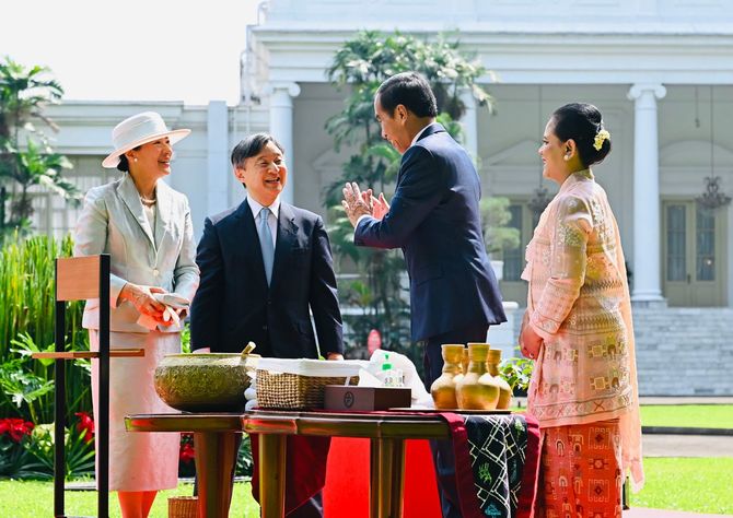 2023年6月19日、インドネシアのボゴール宮殿でジョコ・ウィドド大統領夫妻による歓迎行事に出席された天皇皇后両陛下