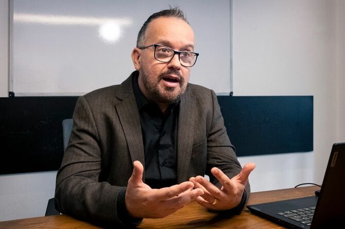 インタビューに応じるイビアパバ・ネットCitrusBRエグゼクティブ・ディレクター