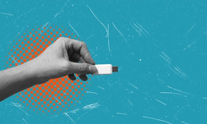 フラッシュドライブ