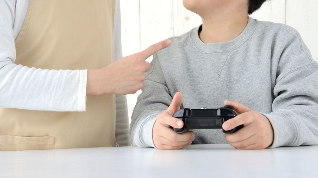夜遅くまでゲームをする子供に｢いい加減にしなさい｣は三流､｢やめなさい｣は二流､では一流の注意とは? ｢やめなければいけない理由｣を示すべき