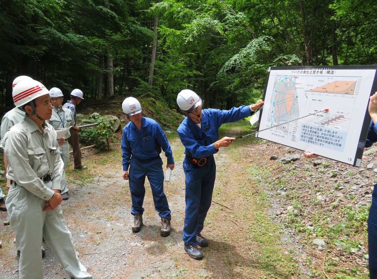 2024年夏、ツバクロ残土置き場計画地を視察した鈴木知事