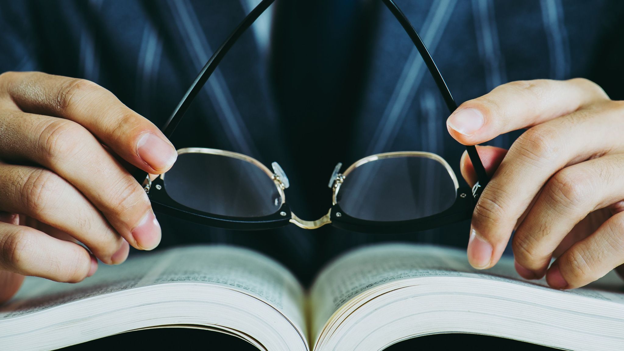 「目次を熟読」でも「三色ボールペンを使う」でもない…超難読本を読解するために頭のいい人がやっている方法 大事なのは自分の意志の強さを過信しない ...