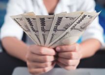 知らないと損"届け出ればもらえるお金"