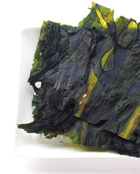 京丹後地域でよく食べられている板ワカメ。