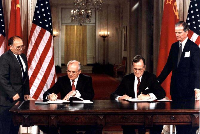 ブッシュ大統領とゴルバチョフ大統領