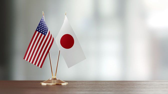 日本とアメリカの国旗
