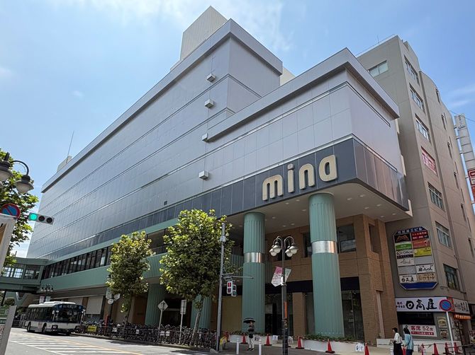 旧丸井津田沼店の建物を引き継いだ「ミーナ津田沼」。取材時は、2026年秋の営業再開に向けて改装中だった