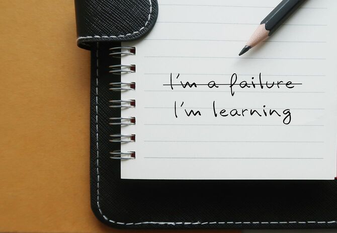 ノートに書いた I AM A FAILURE を I AM LEARNING に書き換え
