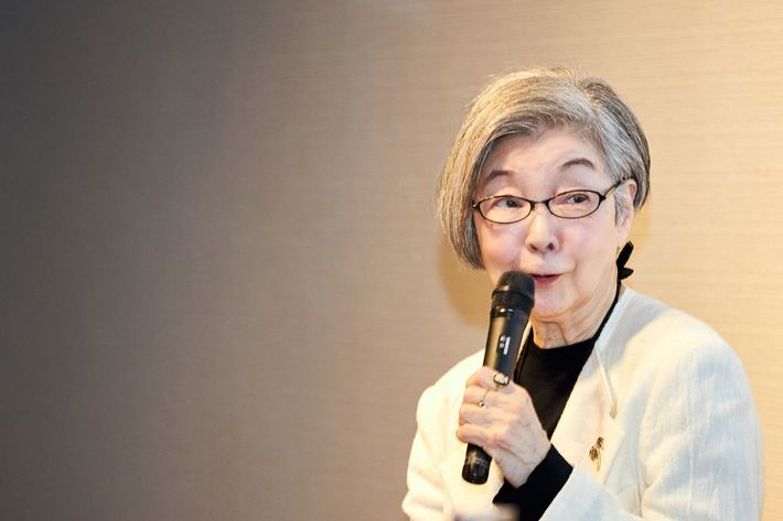 「あの頃はとにかく必死でした」と語るファッションディレクターの原由美子さん。日本のスタイリストの草分けだ。