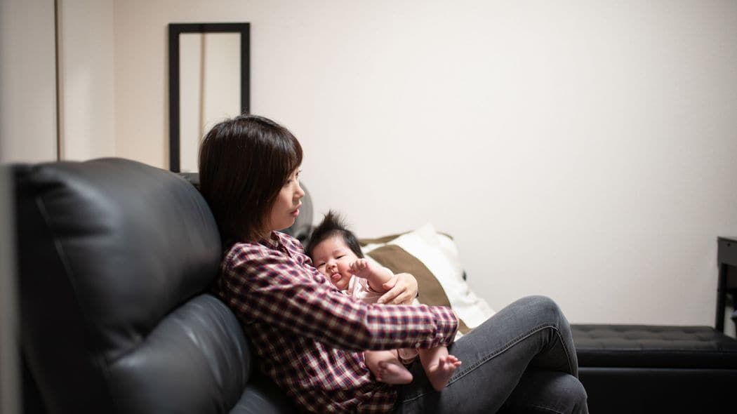 子なし女性の幸福度は上がっているのに…｢子を持つ女性のほうが幸福度が低い｣少子化が加速する当然の理由【2023編集部セレクション】 20年間低空飛行を続ける｢子持ち女性の幸せの実感｣