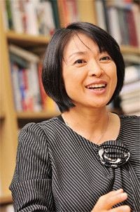 <strong>一橋大学大学院国際企業戦略研究科教授 大薗恵美</strong>●一橋大学で博士号を取得。一橋大学助手、早稲田大学客員講師、一橋大学大学院専任講師、准教授などを経て、2010年より現職。専攻は競争戦略論、イノベーション・マネジメント、組織学習を中心とした組織論。優れた競争戦略を実践する事業を表彰する「ポーター賞」の運営委員。