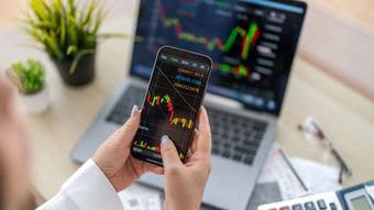 お金を増やせるだけでなくワクワクを味わえる…マネーの専門家が10年投資を続けて絞り込んだ2つの投資対象